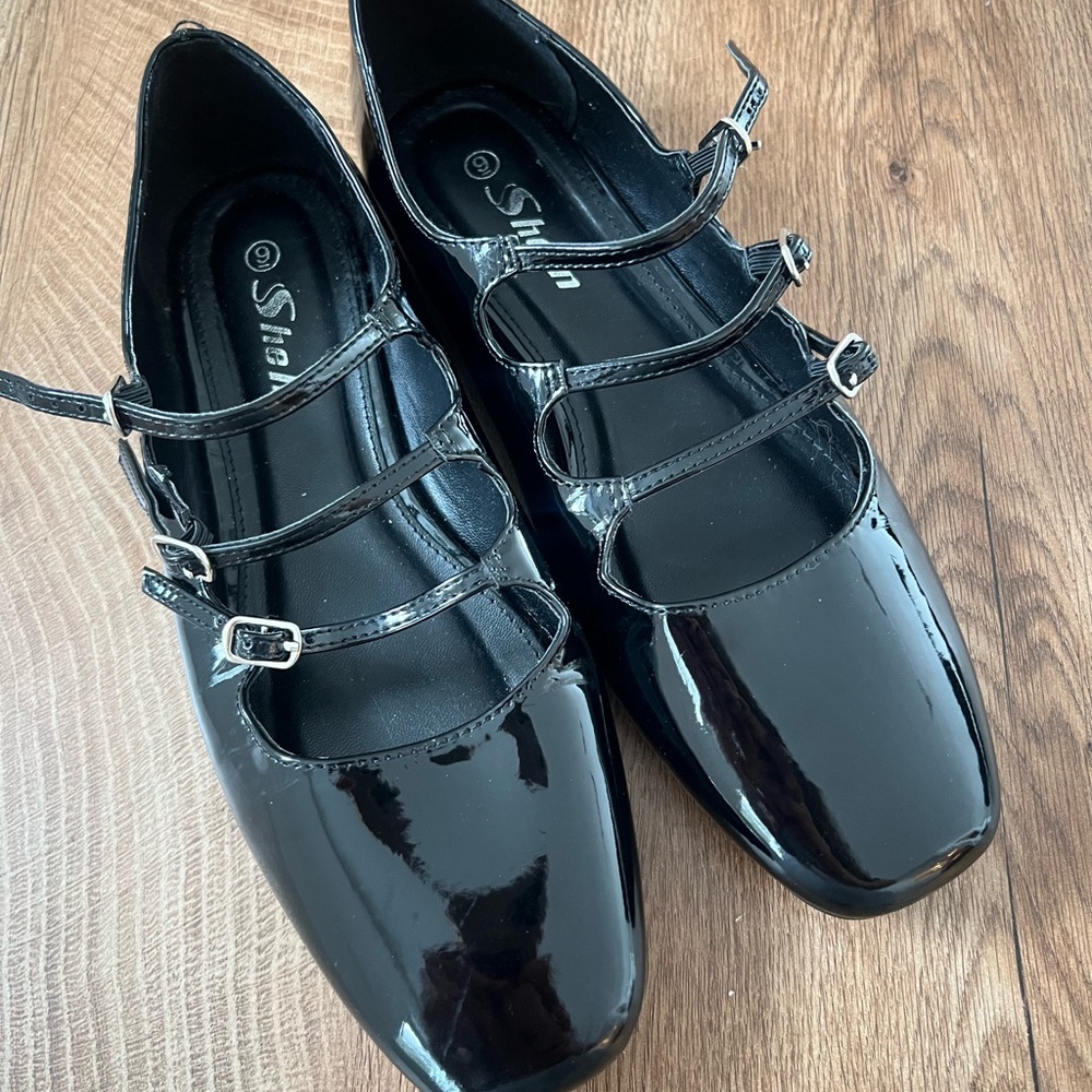 Black Patent Leather Women's Shoes